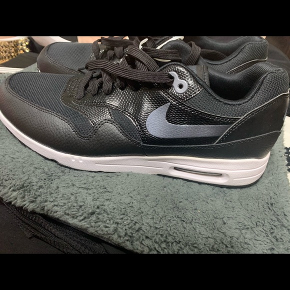 Nike Shoes - Nike AirMax 1 Nike Shoes - Nike AirMax 1